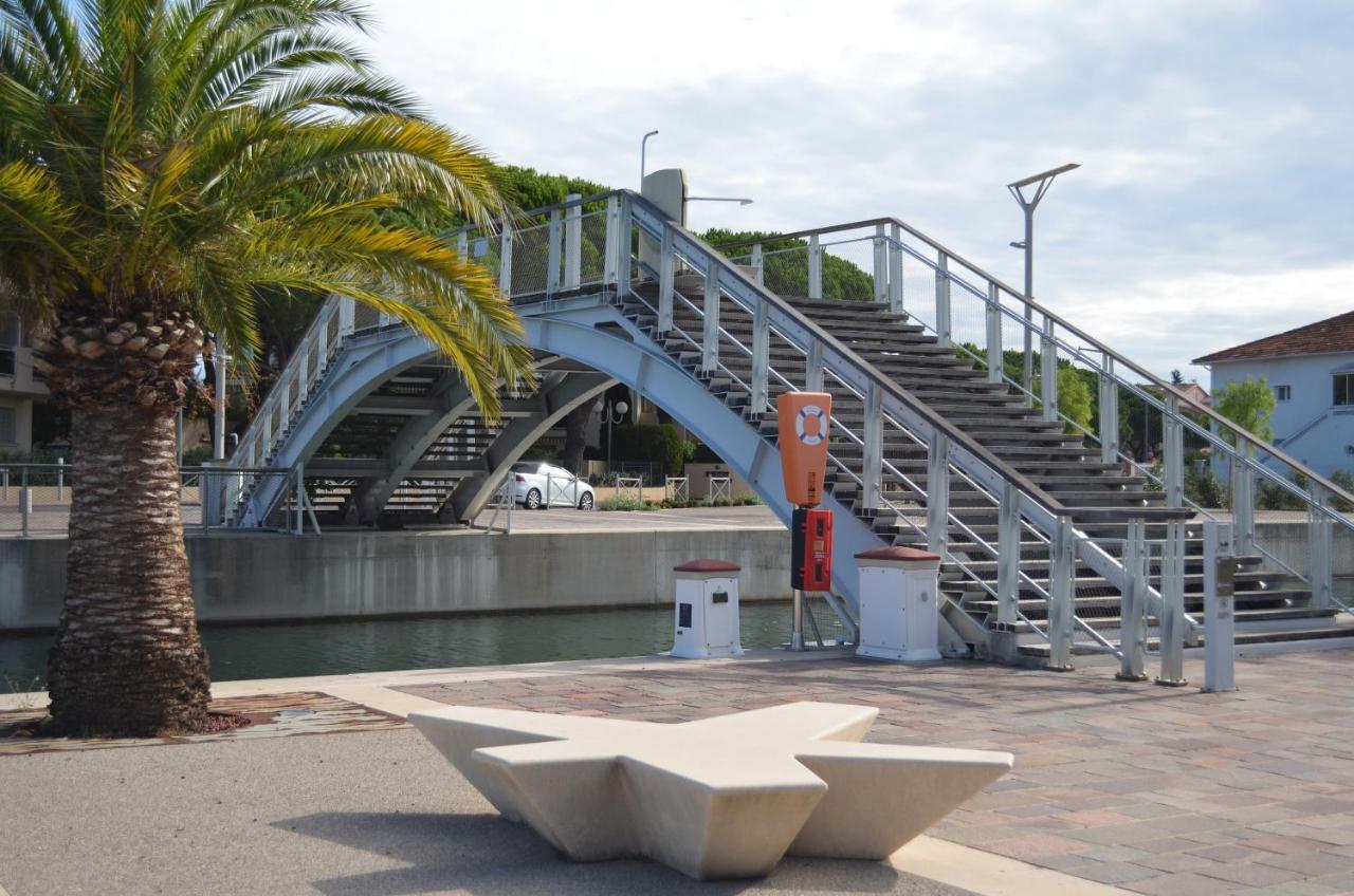 Charmant Appartement A 350M De La Plage Et Du Port Fréjus Екстериор снимка