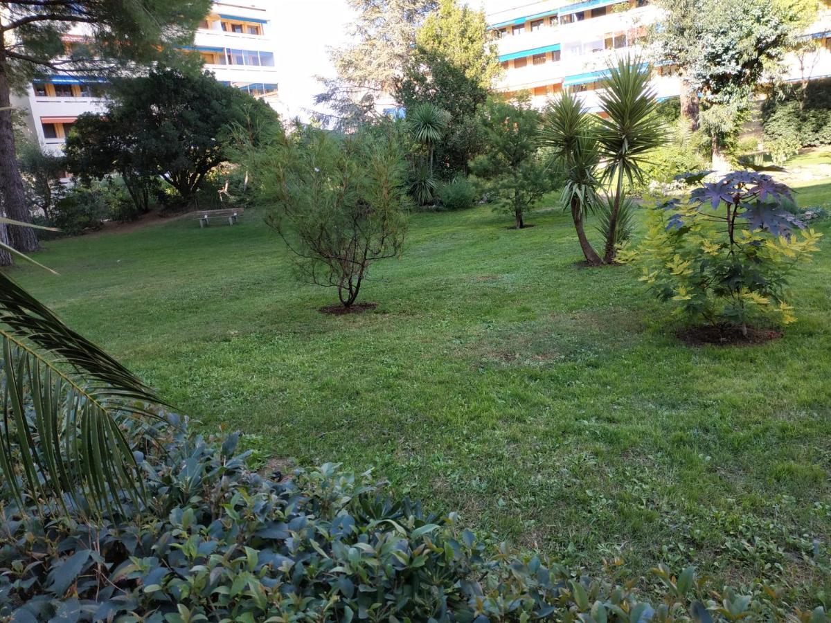Charmant Appartement A 350M De La Plage Et Du Port Fréjus Екстериор снимка